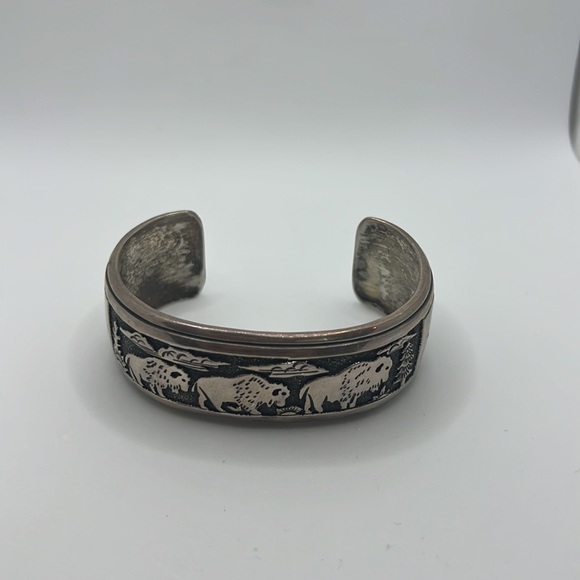 Sterling silver cuff bracelet by Thomas singer with buffalo navajo 43.19 grams - Picture 10 of 13
